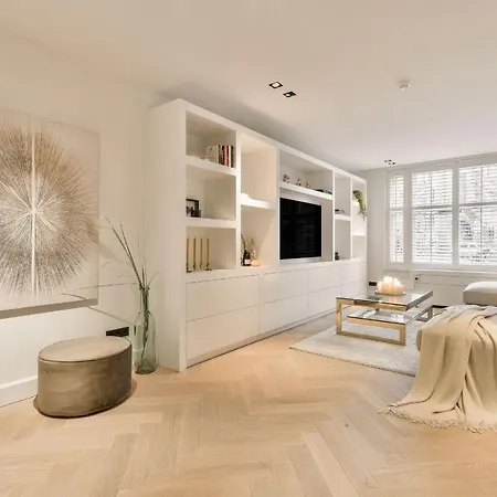 Modern Center - 0034-681-000-472 - For Reservations! *